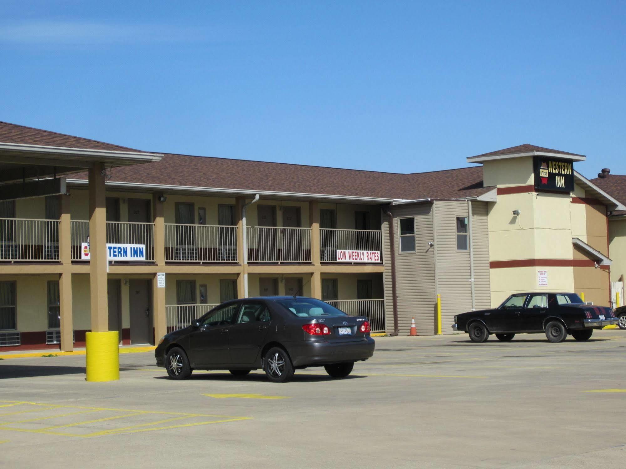 First Western Inn - Fairmont City Exterior foto