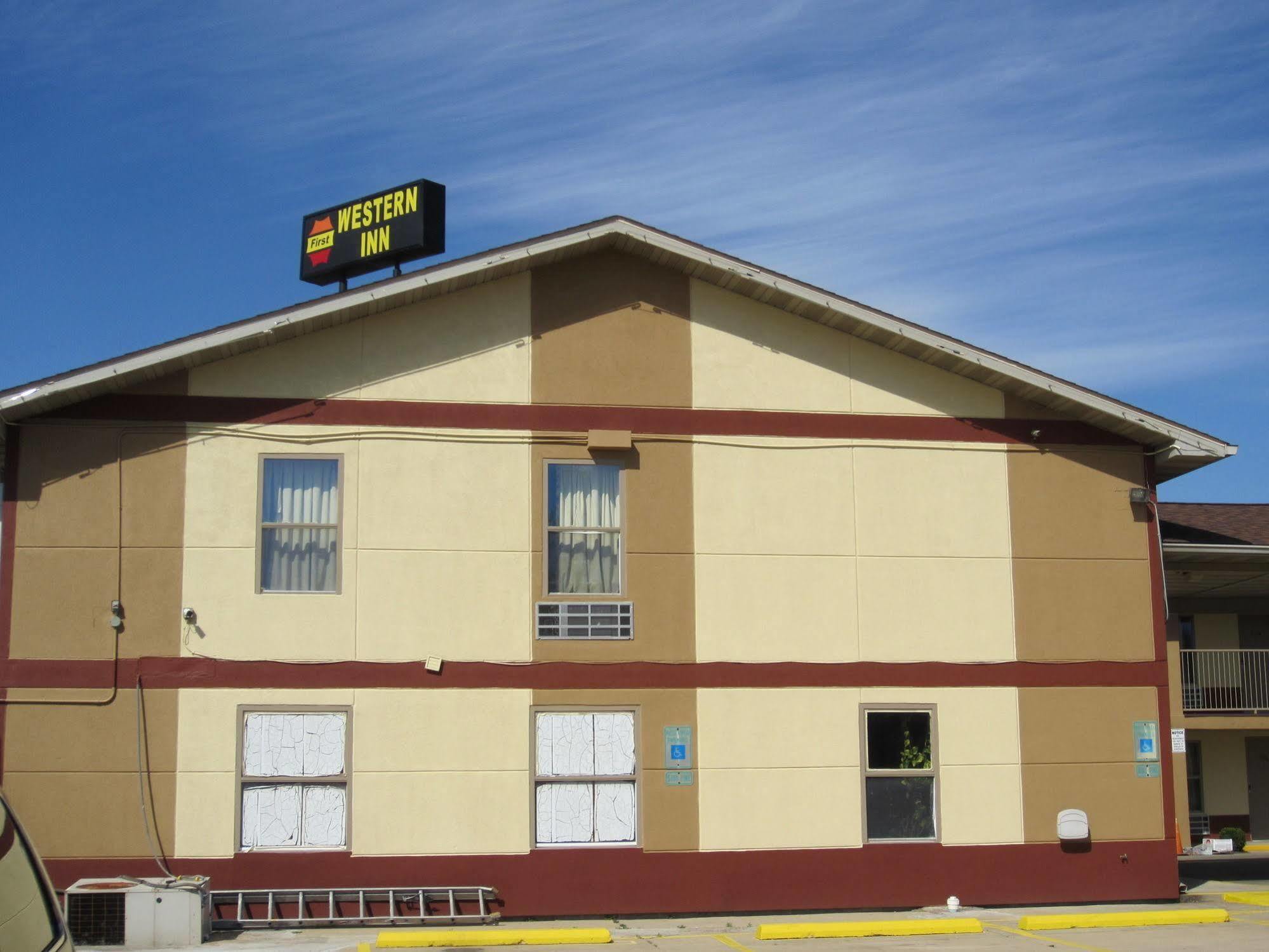 First Western Inn - Fairmont City Exterior foto